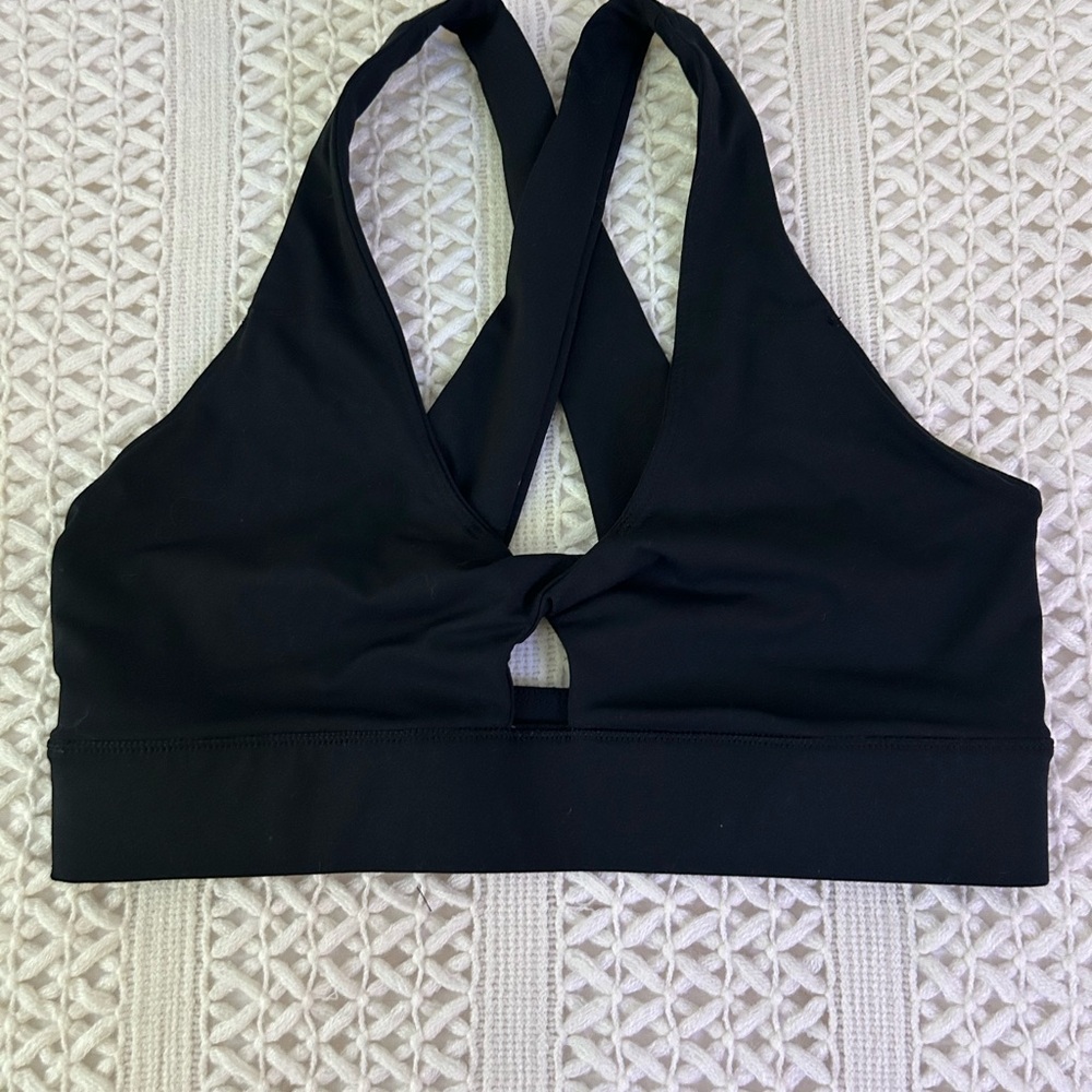 ⭐️Womens Halter Sports Bra Black Twist Front Strappy Back Medium